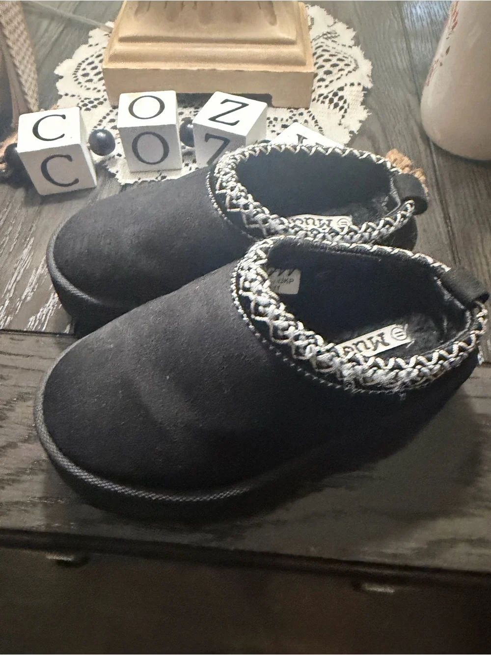 Girl’s Mudd Stormy platform clogs/slippers size 11 very good condition.